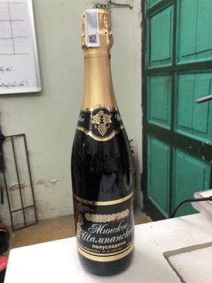 Rượu Vang Sủi Belarus Minsk Đỏ 750ml