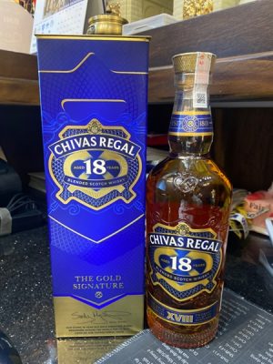 Rượu Whisky Chivas Regal 18YO Gold Signature